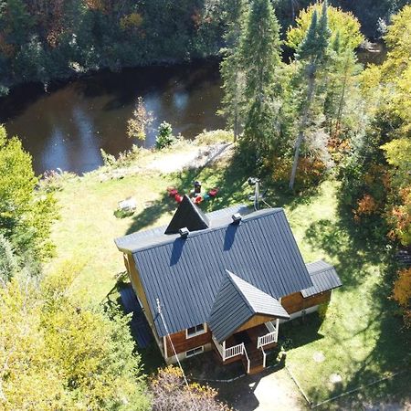 Chalet Riviere - Bord De Riviere - Romantique Saint-Alexis-des-Monts Exterior foto