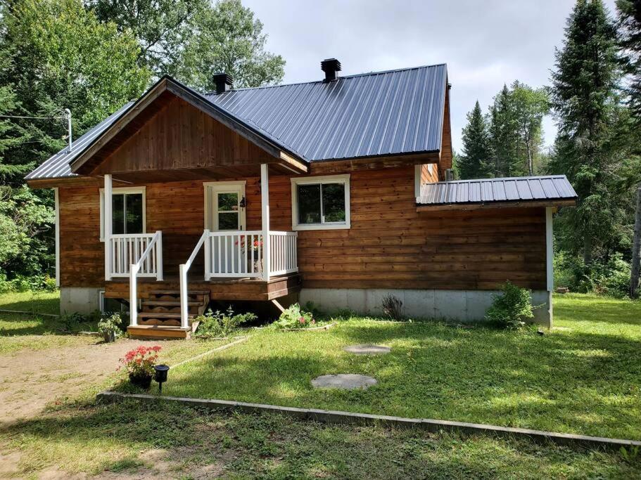 Chalet Riviere - Bord De Riviere - Romantique Saint-Alexis-des-Monts Exterior foto